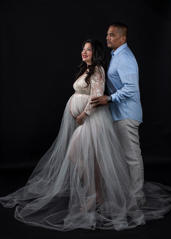 Maternity, pregnant photo session by Paty de Leon Photography